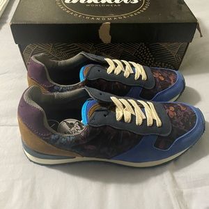 Inkkas joggers. Women’s size 11
